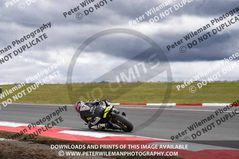 cadwell no limits trackday;cadwell park;cadwell park photographs;cadwell trackday photographs;enduro digital images;event digital images;eventdigitalimages;navarra;no limits trackdays;peter wileman photography;racing digital images;trackday digital images;trackday photos